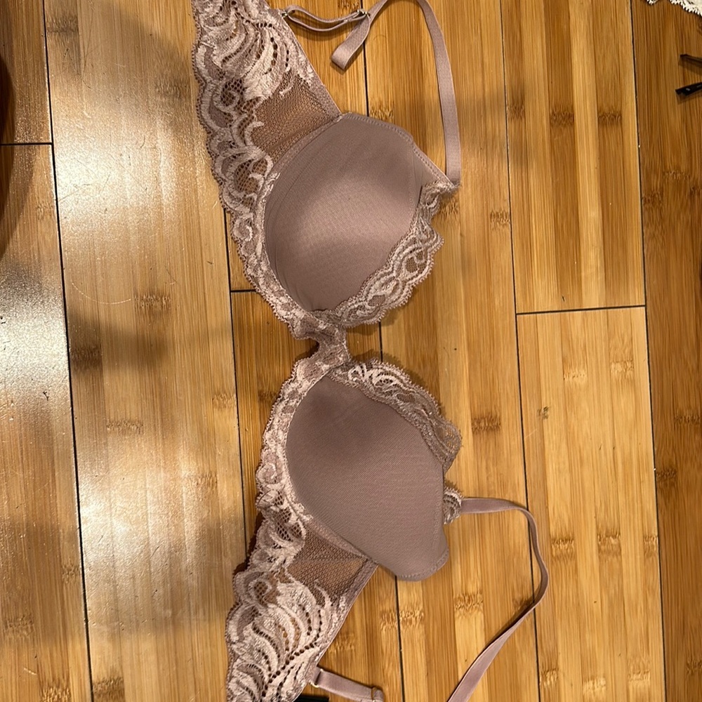 Natori feathers 32C blush color bra